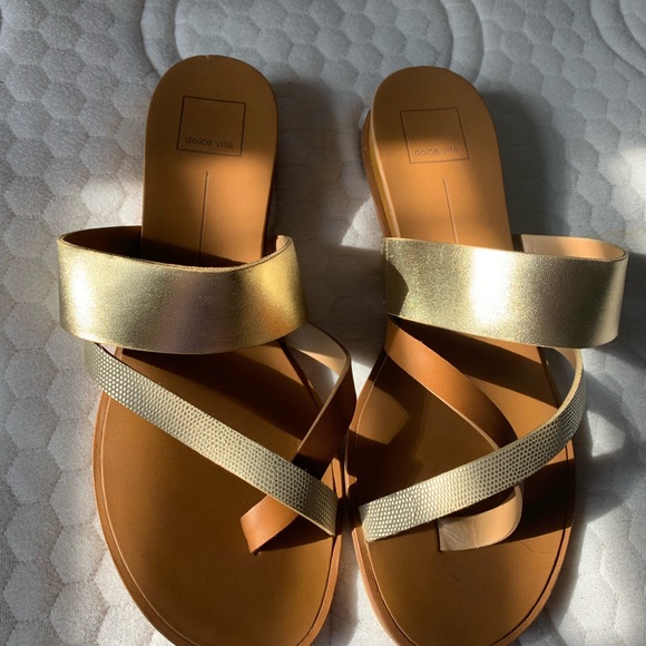 Dolce Vita Shoes - Dolce Vita flats 😍